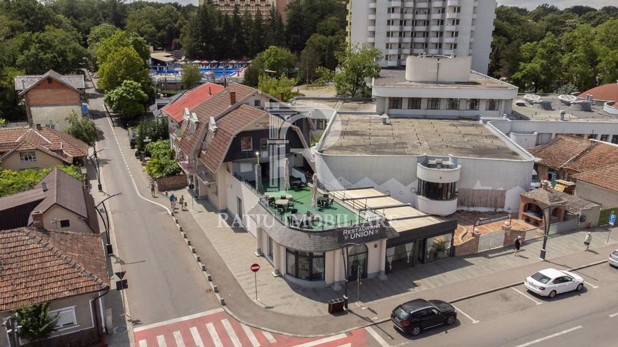 Casă cu 9 camere cu Canalizare în Băile Felix