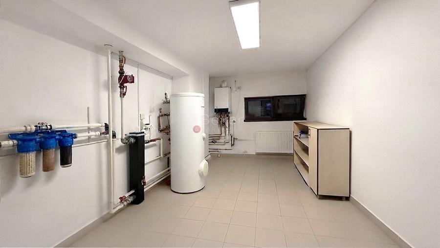 Casă individuală cu 5 camere cu Canalizare în Noua