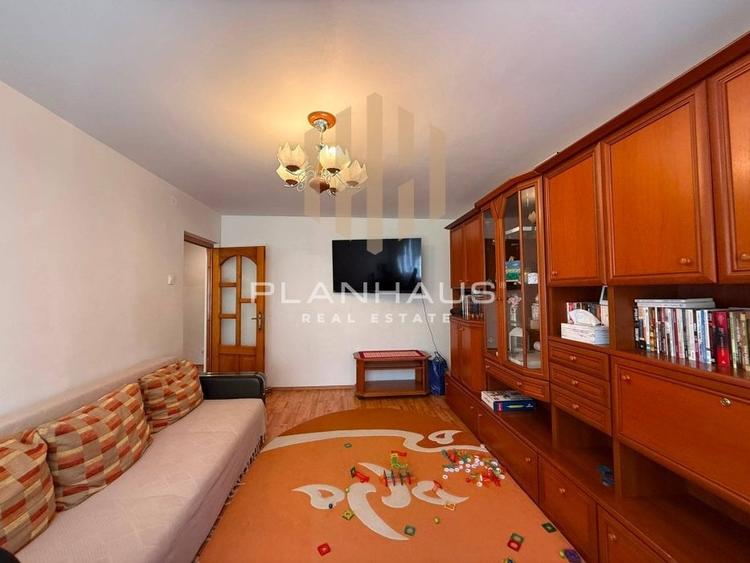 Apartament cu 3 camere decomandat în Traian
