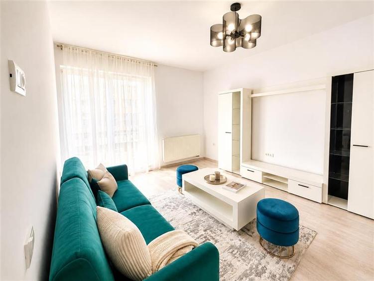 Apartament cu 2 camere decomandat, mobilat în Tractorul