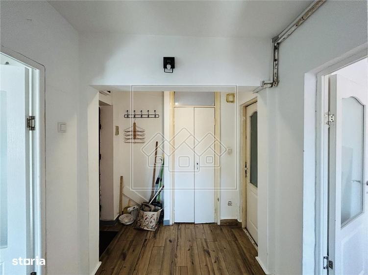 Apartament cu 2 camere decomandat în Ștrand