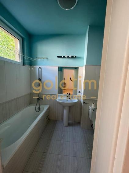 Apartament cu 4 camere semidecomandat, mobilat în Iancu Nicolae