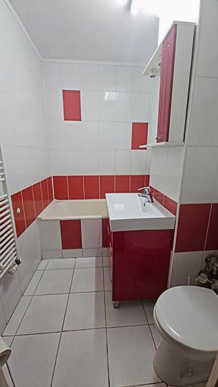 Apartament cu 3 camere decomandat, mobilat în Lacul Tei