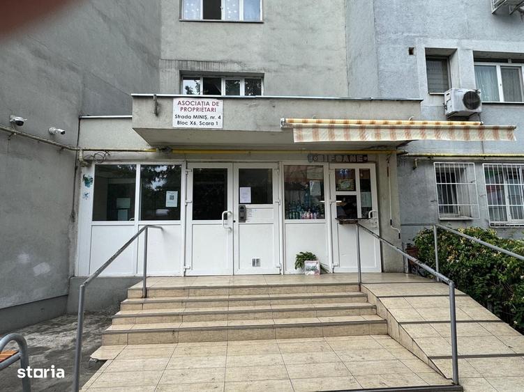 Garsonieră decomandată în Titan
