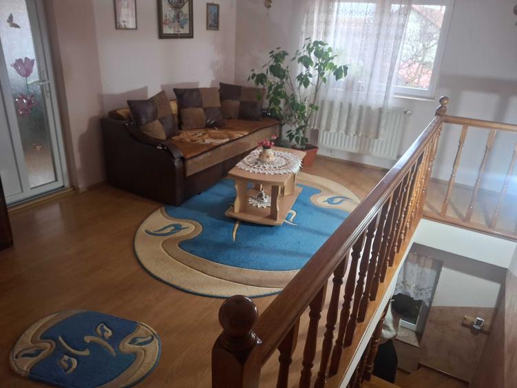 Casă cu 4 camere în Central
