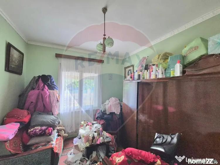 Casă cu 3 camere cu Teren 1100 Mp în Pârneava