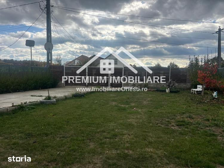 Casă cu 8 camere cu Teren 2680 Mp în Mănăstirea Cașin