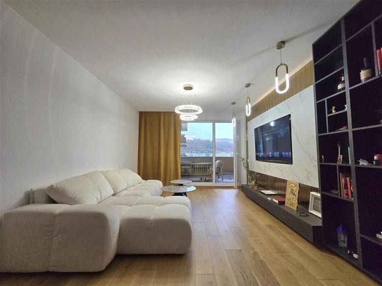 Apartament cu 2 camere decomandat în Centrul Istoric