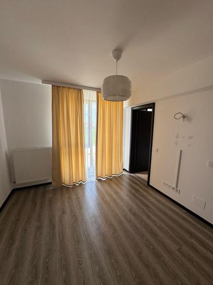 Casă cu 4 camere cu Canalizare în Ultracentral
