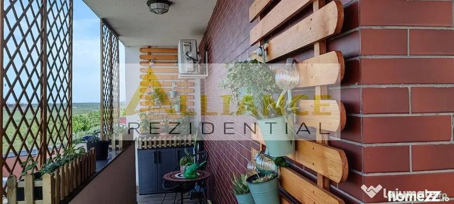 Apartament cu 3 camere decomandat în Metalurgiei