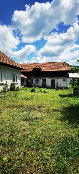 Casă cu 4 camere în Schitu Golești