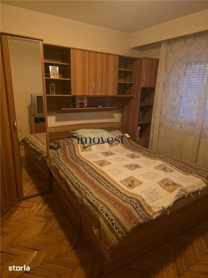 Apartament cu 3 camere decomandat în Central