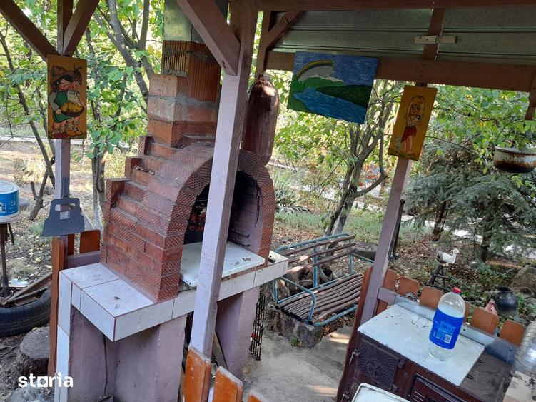 Casă cu 4 camere cu Teren 1020 Mp în Stănești