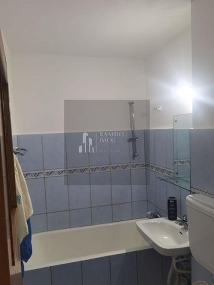 Garsonieră decomandată în Apărătorii Patriei