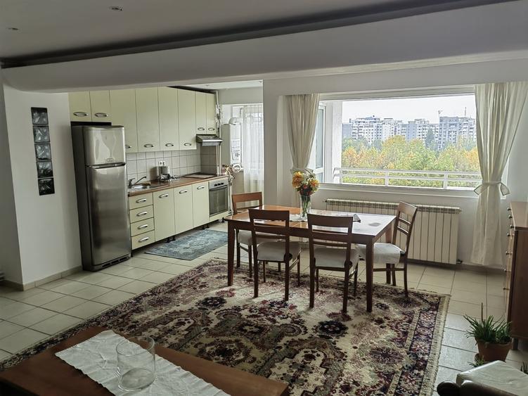 Apartament cu 3 camere decomandat în Unirii