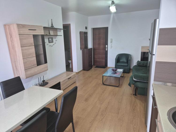 Apartament cu 2 camere semidecomandat în Lotrioara