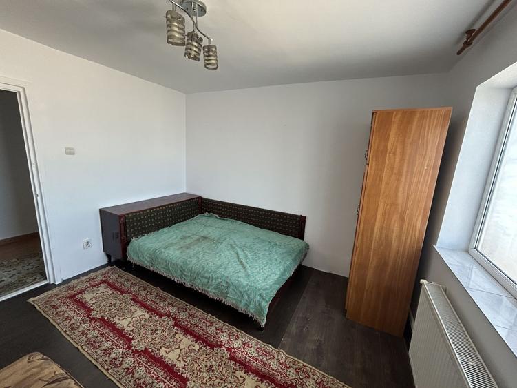 Apartament cu 3 camere decomandat în Casa de Cultură