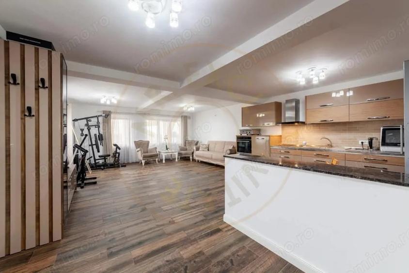Casă cu Teren 477 Mp în Bradu