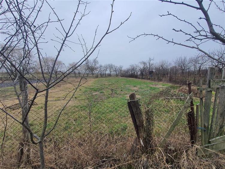 Casă individuală cu 2 camere cu Teren 1543 Mp în Sud-Est