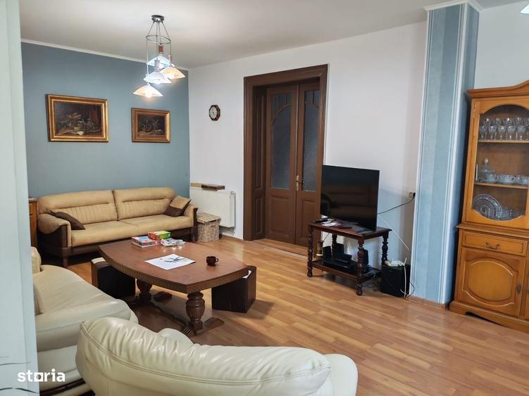 Casă cu 3 camere în Central