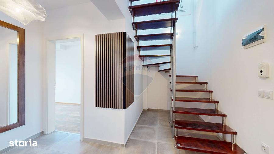 Apartament cu 4 camere decomandat, mobilat în Tractorul