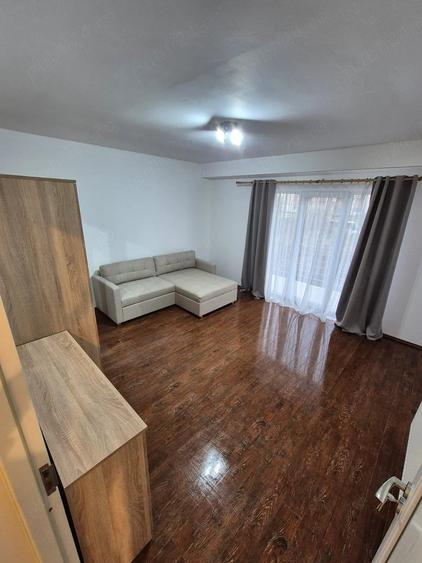 Apartament cu 2 camere decomandat în Florești
