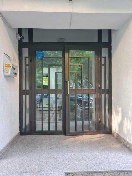 Apartament cu 3 camere decomandat în Sebastian