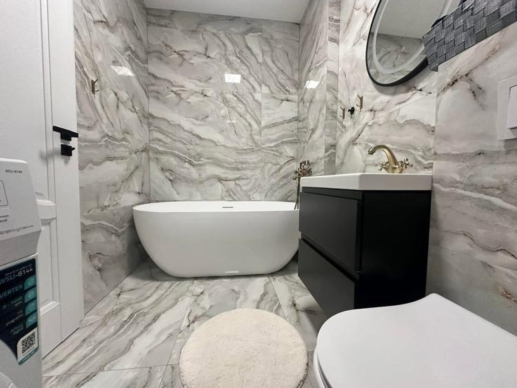Apartament cu 3 camere decomandat, mobilat în Independenței