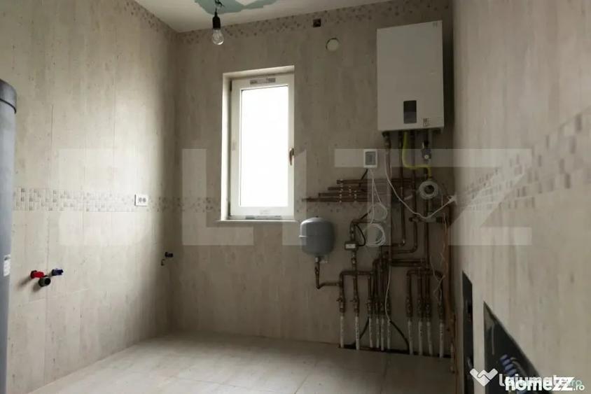 Casă cu 7 camere cu Teren 710 Mp în Ciugud