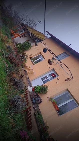 Casă cu 2 camere cu Teren 12400 Mp în Sărăuad