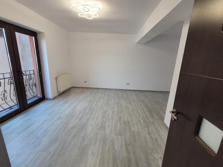 Casă cu 4 camere cu Teren 200 Mp în Rahova