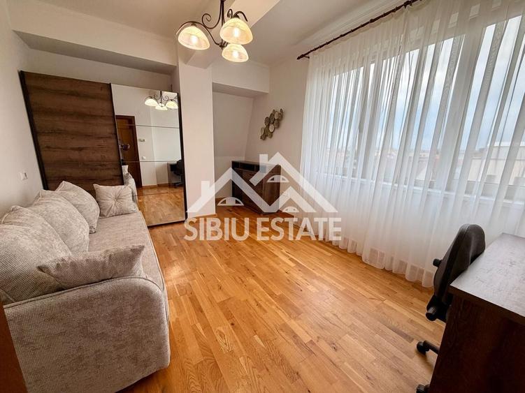 Apartament cu 4 camere decomandat, mobilat în Hipodrom 2