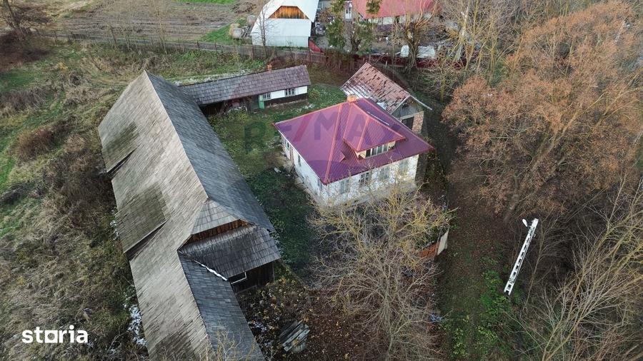Teren de 10860 mp, în Central