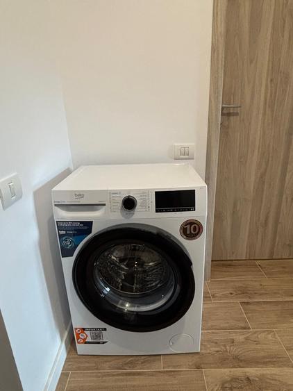 Apartament cu 2 camere semidecomandat în Berceni