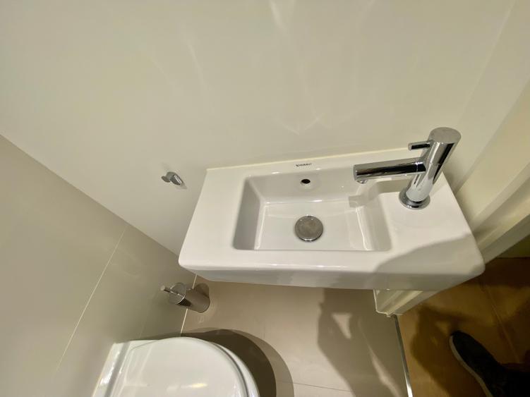 Apartament cu 3 camere decomandat în Nord-Est