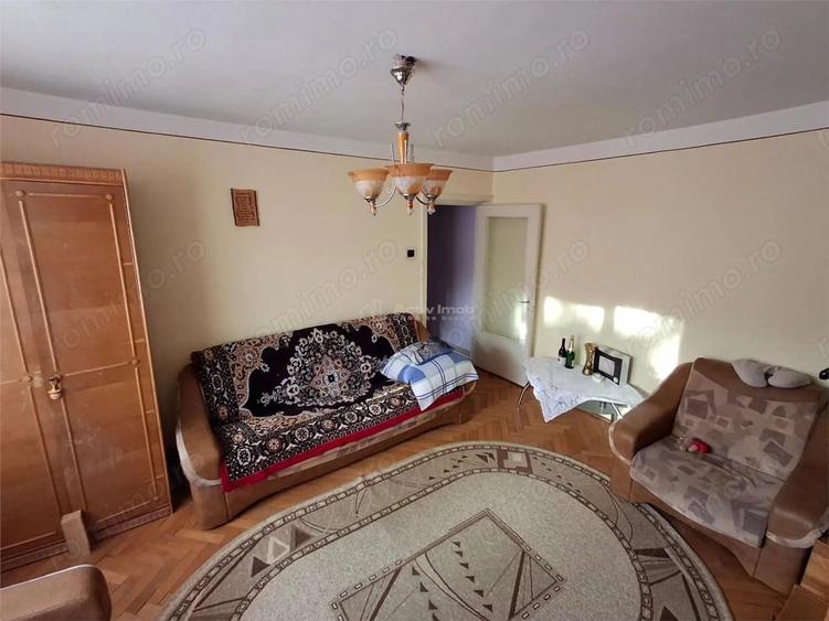 Apartament cu 2 camere semidecomandat în Micro III