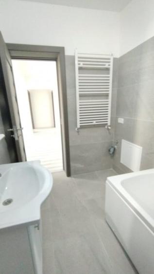 Apartament cu 3 camere decomandat în Păcurari
