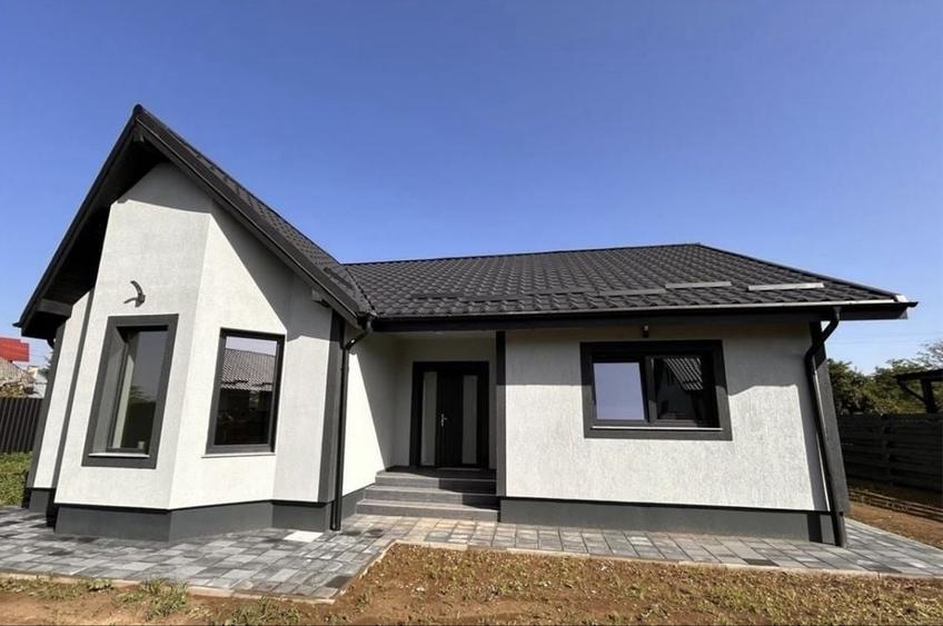 Casă cu 3 camere în Letea Veche