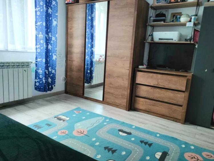 Apartament cu 3 camere decomandat, mobilat în Popas Păcurari