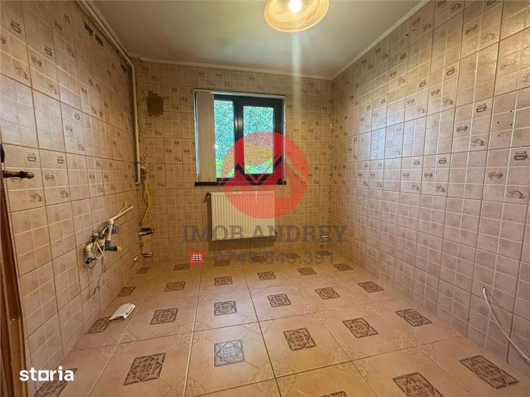Apartament cu 3 camere decomandat în Vest