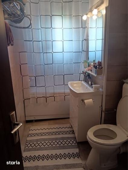 Apartament cu 4 camere decomandat în Confecții