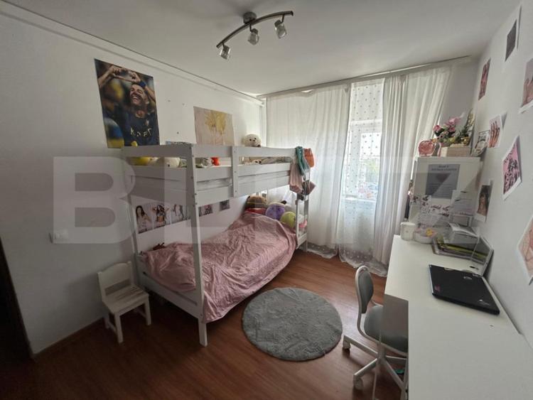 Apartament cu 3 camere decomandat în Micro 5