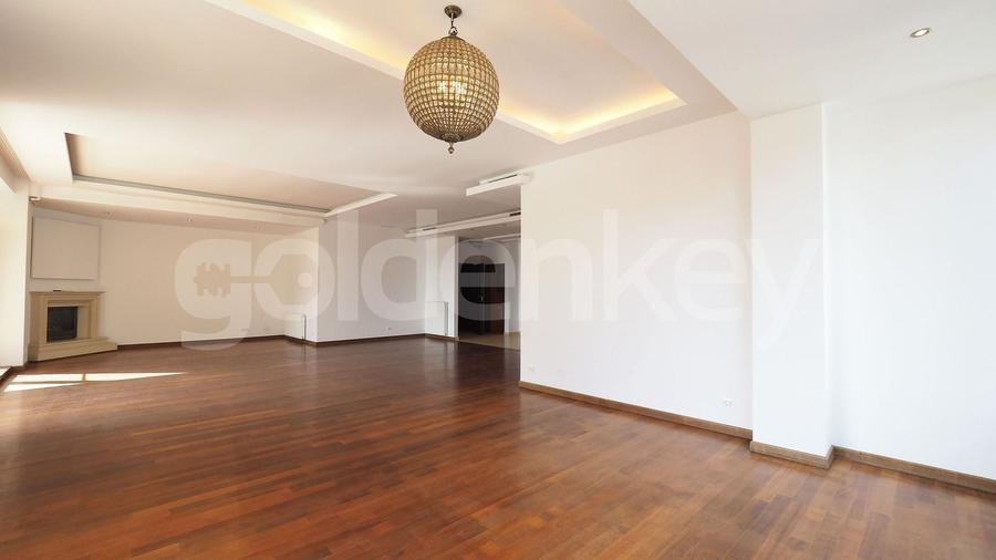 Apartament cu 4 camere decomandat în Barbu Văcărescu