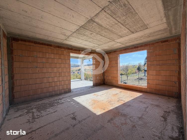 Casă cu 3 camere cu Teren 856 Mp în Șura Mare