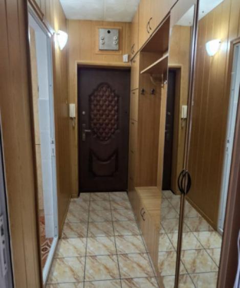 Apartament cu 2 camere semidecomandat în Păcii