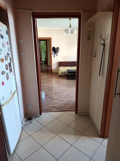 Apartament cu 3 camere semidecomandat în Drumul Taberei