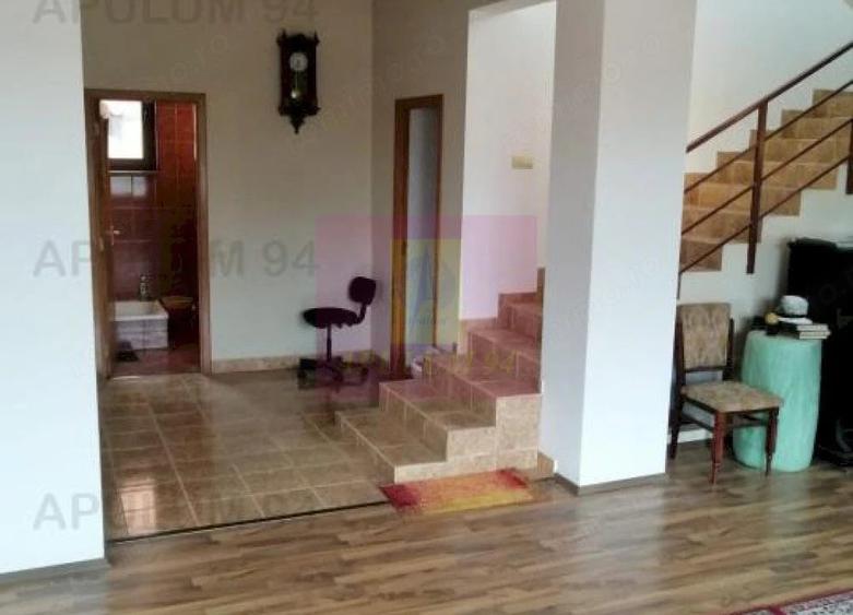 Casă cu 6 camere cu Teren 400 Mp în Ghencea