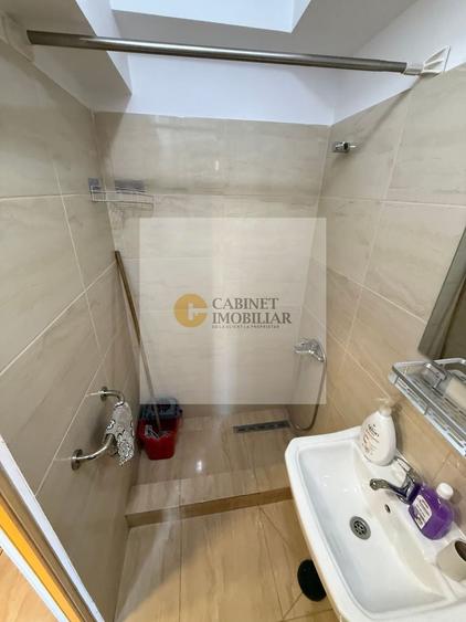 Apartament cu 2 camere semidecomandat, mobilat în Universitate