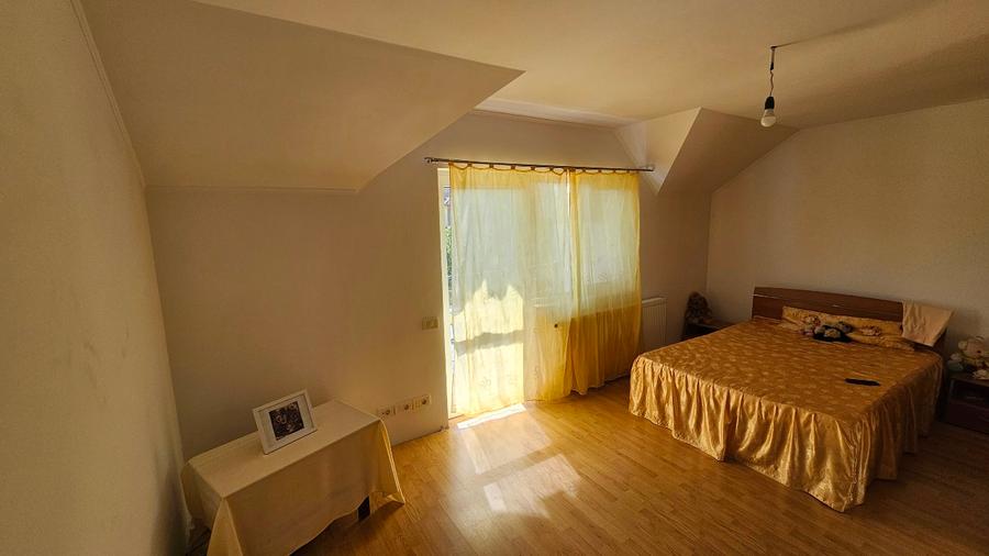 Casă individuală cu 4 camere cu Teren 265 Mp în Central