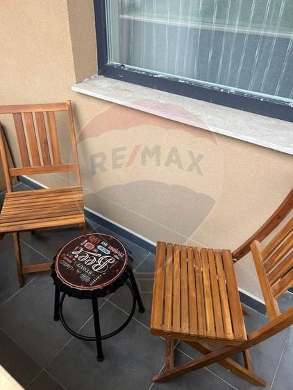 Apartament cu 3 camere semidecomandat, mobilat în Florești